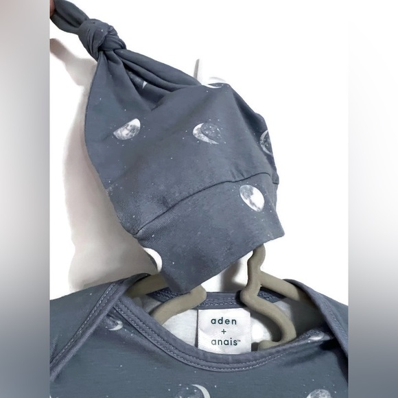 Aden + Anais knotted onesie with matching cap, unisex, size 0-3 months - Picture 9 of 11